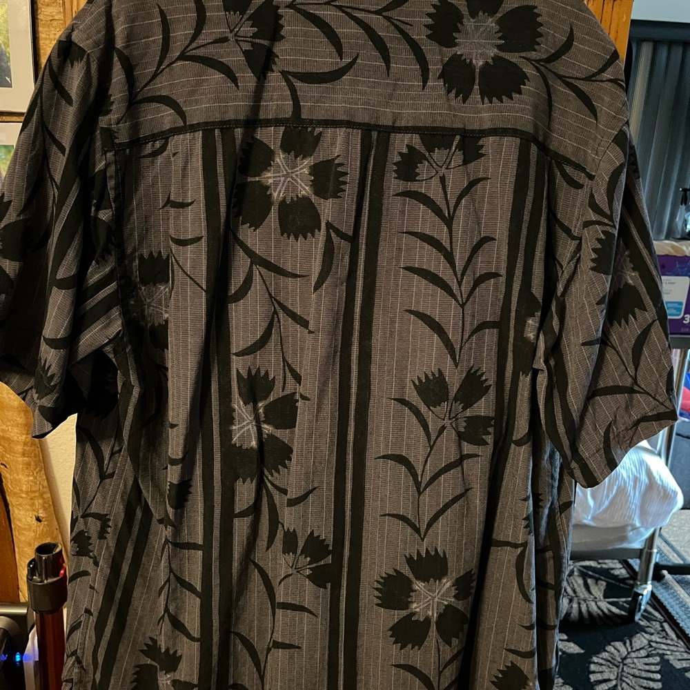 Tommy Bahama aloha shirt 100% tencel lyocell
